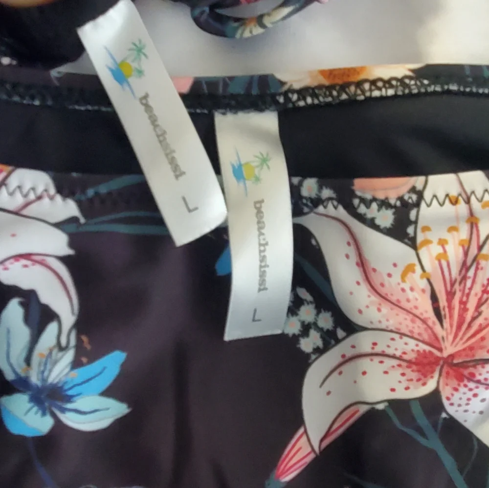 : 2 pc Beach sissi twist front bikini swimsuit w/ cups & adjustable ties size L